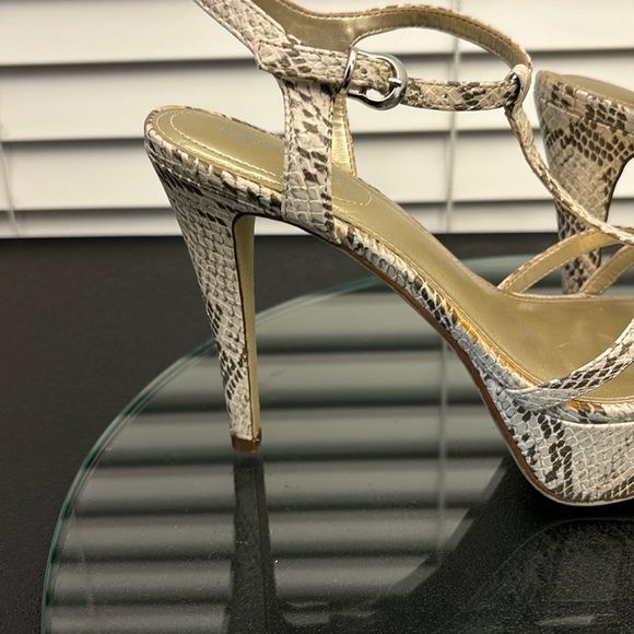 Limelight Women's Snakeskin Platform Sandals - Picture 4 of 7